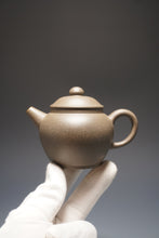 Load image into Gallery viewer, Qingduan Julun Yixing Teapot 青段巨轮珠 150ml

