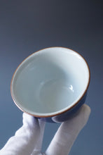 Load image into Gallery viewer, Blue Ruyao Gaiwan by KengKou Studio 坑口烧汝窑霁蓝盖碗
