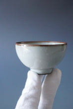 Load image into Gallery viewer, 85ml Moon White Ruyao Teacup by KengKou Studio 坑口烧汝月白品茗杯
