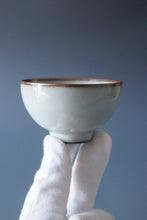 Load image into Gallery viewer, 85ml Moon White Ruyao Teacup by KengKou Studio 坑口烧汝月白品茗杯
