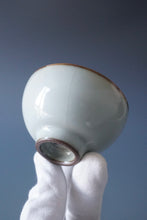 Load image into Gallery viewer, 85ml Moon White Ruyao Teacup by KengKou Studio 坑口烧汝月白品茗杯
