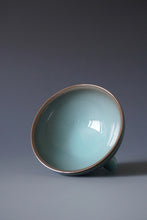 Load image into Gallery viewer, 100ml Dripping Jade Blue Ruyao Teacup by KengKou Studio 坑口烧汝窑青绿悟道杯
