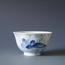 Load image into Gallery viewer, 115ml Qinghua Two Mandarin Ducks Jingdezhen Porcelain Teacup by KuangShi 青花匡石手绘三鸭杯
