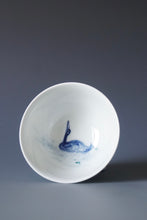 Load image into Gallery viewer, 115ml Qinghua Two Mandarin Ducks Jingdezhen Porcelain Teacup by KuangShi 青花匡石手绘三鸭杯
