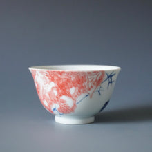 Load image into Gallery viewer, 115ml Qinghua Bird and Rock Jingdezhen Porcelain Teacup by KuangShi 青花匡石手绘鸟石杯
