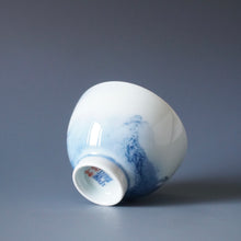 Load image into Gallery viewer, 100ml Qinghua Hermit Jingdezhen Porcelain Teacup by KuangShi 青花匡石手绘泼墨隐士杯
