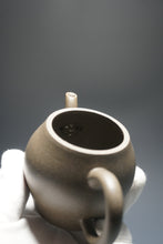 Load image into Gallery viewer, Qingduan Wengxing Yixing Teapot 青段瓮形 160ml
