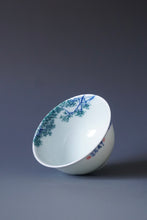 Load image into Gallery viewer, 115ml Qinghua Bird and Branches Jingdezhen Porcelain Teacup by KuangShi 青花匡石手绘枝鸟杯
