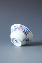 Load image into Gallery viewer, 60ml Qinghua Plum Blossoms Jingdezhen Porcelain Teacup by KuangShi 青花匡石手绘梅花杯
