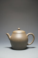Load image into Gallery viewer, Qingduan Wengxing Yixing Teapot 青段瓮形 160ml
