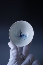 Load image into Gallery viewer, 115ml Qinghua Two Mandarin Ducks Jingdezhen Porcelain Teacup by KuangShi 青花匡石手绘三鸭杯
