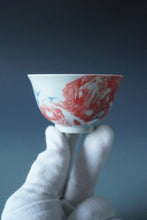 Load image into Gallery viewer, 115ml Qinghua Bird and Rock Jingdezhen Porcelain Teacup by KuangShi 青花匡石手绘鸟石杯
