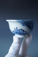 Load image into Gallery viewer, 115ml Qinghua Mountains Jingdezhen Porcelain Teacup by KuangShi 青花匡石匡石手绘泼墨见山杯
