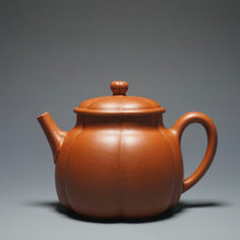Load image into Gallery viewer, Fully Handmade Hongpilong Jingwen Yanxin Yixing Teapot by Jiang Jianrong 全手工姜建荣红皮龙筋纹言心 210ml
