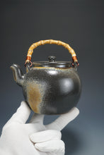 Load image into Gallery viewer, Wood Fired Huanglong Shan Zini Yixing Clay Round Kettle No.2 柴烧夹砂黄龙山紫泥烧水壶 820ml

