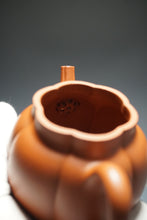 Load image into Gallery viewer, Fully Handmade Hongpilong Jingwen Yanxin Yixing Teapot by Jiang Jianrong 全手工姜建荣红皮龙筋纹言心 210ml
