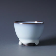 Load image into Gallery viewer, 105ml Dripping Moon White Ruyao Teacup by KengKou Studio 坑口烧汝窑月白流釉杯
