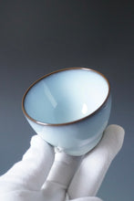Load image into Gallery viewer, 105ml Dripping Moon White Ruyao Teacup by KengKou Studio 坑口烧汝窑月白流釉杯
