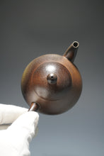 Load image into Gallery viewer, Wood Fired Dicaoqing Pear Yixing Teapot No.3 柴烧底槽清梨形 160ml
