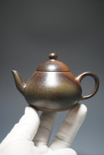 Load image into Gallery viewer, Wood Fired Dicaoqing Pear Yixing Teapot No.3 柴烧底槽清梨形 160ml
