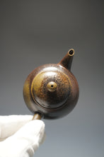 Load image into Gallery viewer, Wood Fired Dicaoqing Shuiping Yixing Teapot No.1 柴烧底槽清水平 80ml

