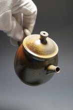 Load image into Gallery viewer, Wood Fired Julunzhu Nixing Teapot by Li Wenxin 李文新柴烧巨轮珠 160ml
