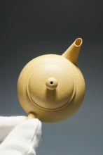 Load image into Gallery viewer, Benshan Lüni Little Shuiping Yixing Teapot 本山绿泥小水平 70ml
