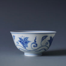 Load image into Gallery viewer, Wood Fired Qinghua Lillies Jingdezhen Porcelain Teacup 柴窑青花百合杯 140ml
