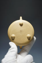 Load image into Gallery viewer, Benshan Lüni Pinggai Shipiao Teapot 本山绿泥平盖石瓢 145ml
