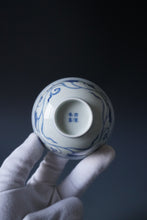 Load image into Gallery viewer, Wood Fired Qinghua Lillies Jingdezhen Porcelain Teacup 柴窑青花百合杯 140ml
