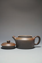 Load image into Gallery viewer, Wood Fired Dicaoqing Dezhong Yixing Teapot 底槽清柴烧德钟 130ml
