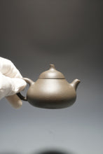 Load image into Gallery viewer, Reduction Fired Huangjin Duan Melon Yixing Teapot 黄金段还原烧匏瓜 140ml
