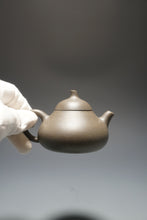 Load image into Gallery viewer, Reduction Fired Huangjin Duan Melon Yixing Teapot 黄金段还原烧匏瓜 140ml
