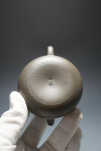 Load image into Gallery viewer, Reduction Fired Huangjin Duan Melon Yixing Teapot 黄金段还原烧匏瓜 140ml
