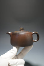 Load image into Gallery viewer, Wood Fired Dicaoqing Jinglan Yixing Teapot No.1 底槽清柴烧井栏 230ml
