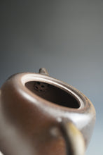 Load image into Gallery viewer, Wood Fired Dicaoqing Jinglan Yixing Teapot No.1 底槽清柴烧井栏 230ml

