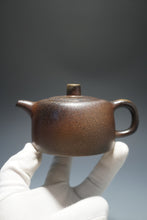 Load image into Gallery viewer, Wood Fired Dicaoqing Jinglan Yixing Teapot No.3 底槽清柴烧井栏 230ml
