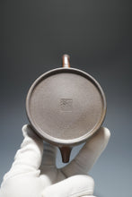 Load image into Gallery viewer, Wood Fired Dicaoqing Jinglan Yixing Teapot No.3 底槽清柴烧井栏 230ml
