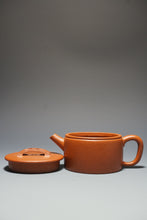Load image into Gallery viewer, Fully Handmade Red Jiangponi Hanwa Yixing Teapot by Hu Manshan 胡漫山纯红降坡泥汉瓦 150ml
