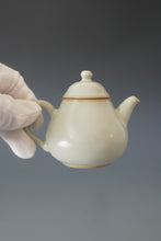 Load image into Gallery viewer, 130ml Pear Moon White Ruyao Teapot by Shan Kilns 善窑月白汝窑梨形
