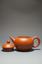 Load image into Gallery viewer, Fully Handmade Zhuni Shuiping Teapot by Chen Xia 全手工陈霞极品朱泥水平 155ml

