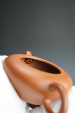 Load image into Gallery viewer, Zhuni Dahongpao New Limao Yixing Teapot 朱泥大红袍笠帽 120ml

