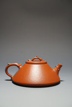 Load image into Gallery viewer, Fully Handmade Zhuni Soaring Dragon Yixing Teapot by Pan Qiyuan 全手工潘器园极品朱泥龙行天下 140ml
