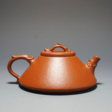 Load image into Gallery viewer, Fully Handmade Zhuni Soaring Dragon Yixing Teapot by Pan Qiyuan 全手工潘器园极品朱泥龙行天下 140ml
