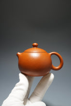 Load image into Gallery viewer, Fully Handmade Zhuni Xishi Yixing Teapot by Fan Yayun 全手工范亚云极品朱泥西施 140ml
