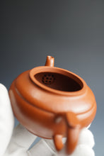 Load image into Gallery viewer, Fully Handmade Zhuni Shangxinqiao Yixing Teapot by Huang Qiuhui 全手工黄秋慧极品朱泥上新桥 155ml
