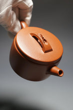 Load image into Gallery viewer, Fully Handmade Hongpilong Hanwa teapot by Li Yuncai 全手工李云才红皮龙汉瓦 165ml
