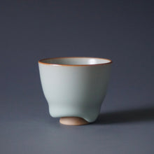 Load image into Gallery viewer, 65ml Shan Kilns Dripping Azure Ruyao Tall Teacup 善窑汝窑天青流釉杯

