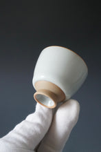 Load image into Gallery viewer, 65ml Shan Kilns Dripping Moon White Ruyao Teacup 善窑汝窑月白流釉杯
