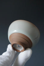 Load image into Gallery viewer, 90ml Ltd. Ed. Shan Kilns Ruyao FangHua Hanlu Teacup no.2 善窑汝窑芳华杯
